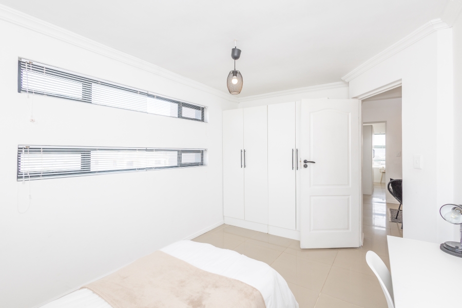 6 Bedroom Property for Sale in Jakarandas Western Cape